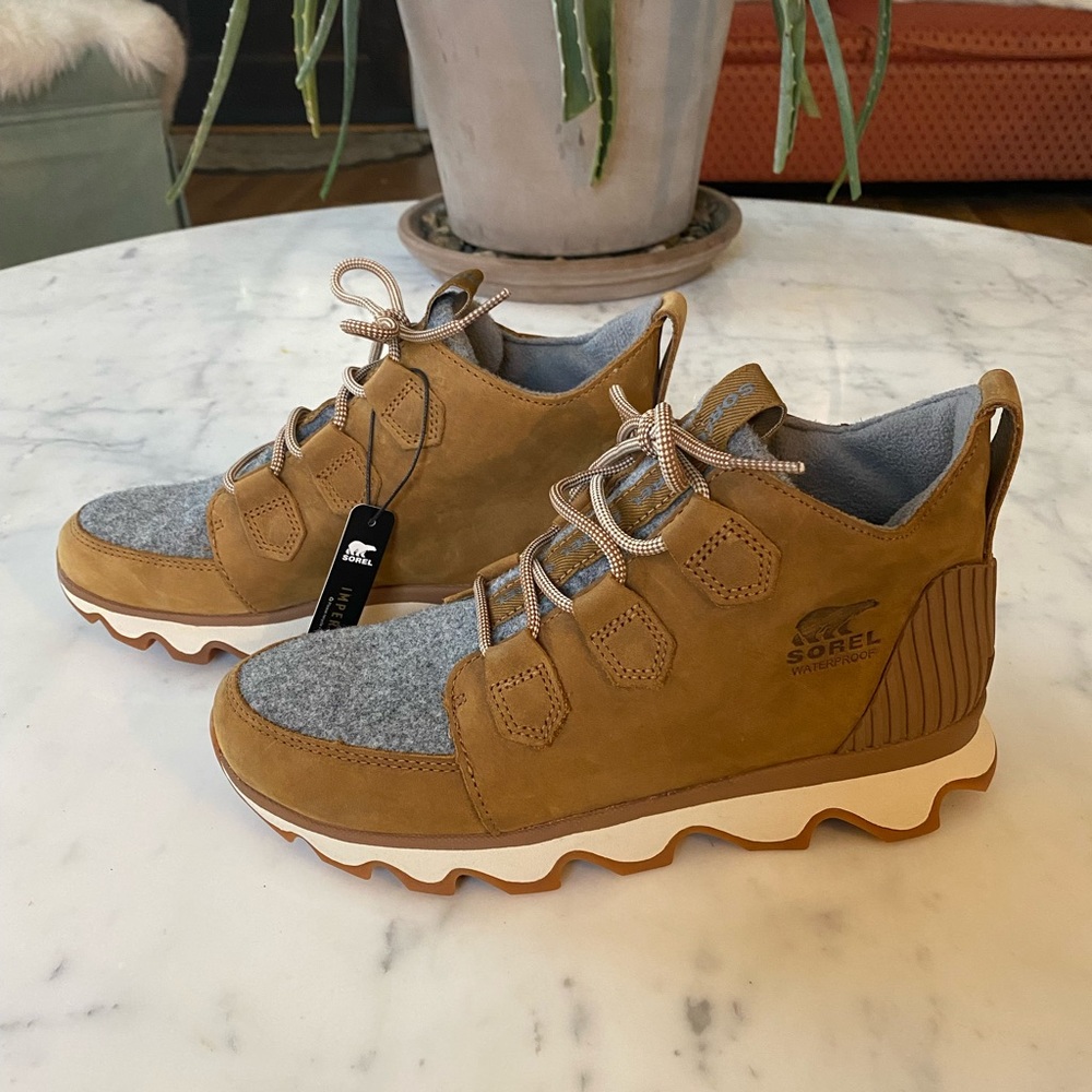New in Box Sorel Women’s Kinetic Caribou Bootie